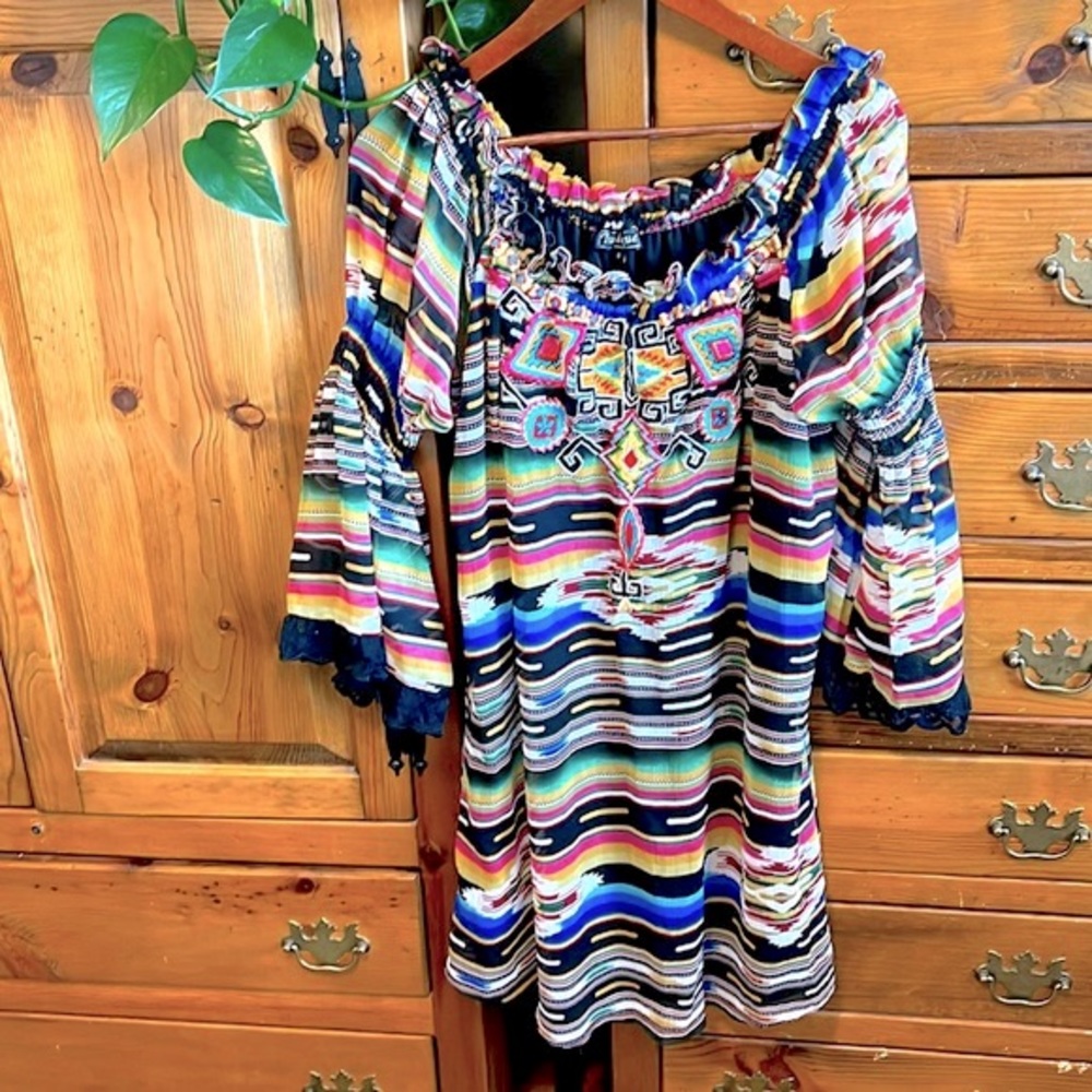 🍁Tunique embroidered mini dress with off the shoulders and unique sleeves